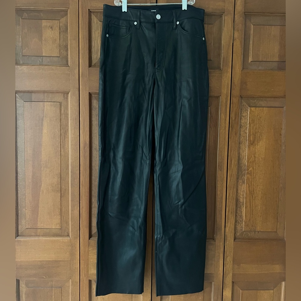 Express Black Modern Straight Super High-Rise Leg Women's Leather Pants